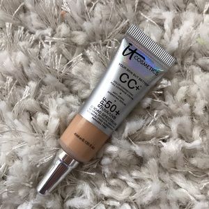 It cosmetics cc+ color corrector brand new sample